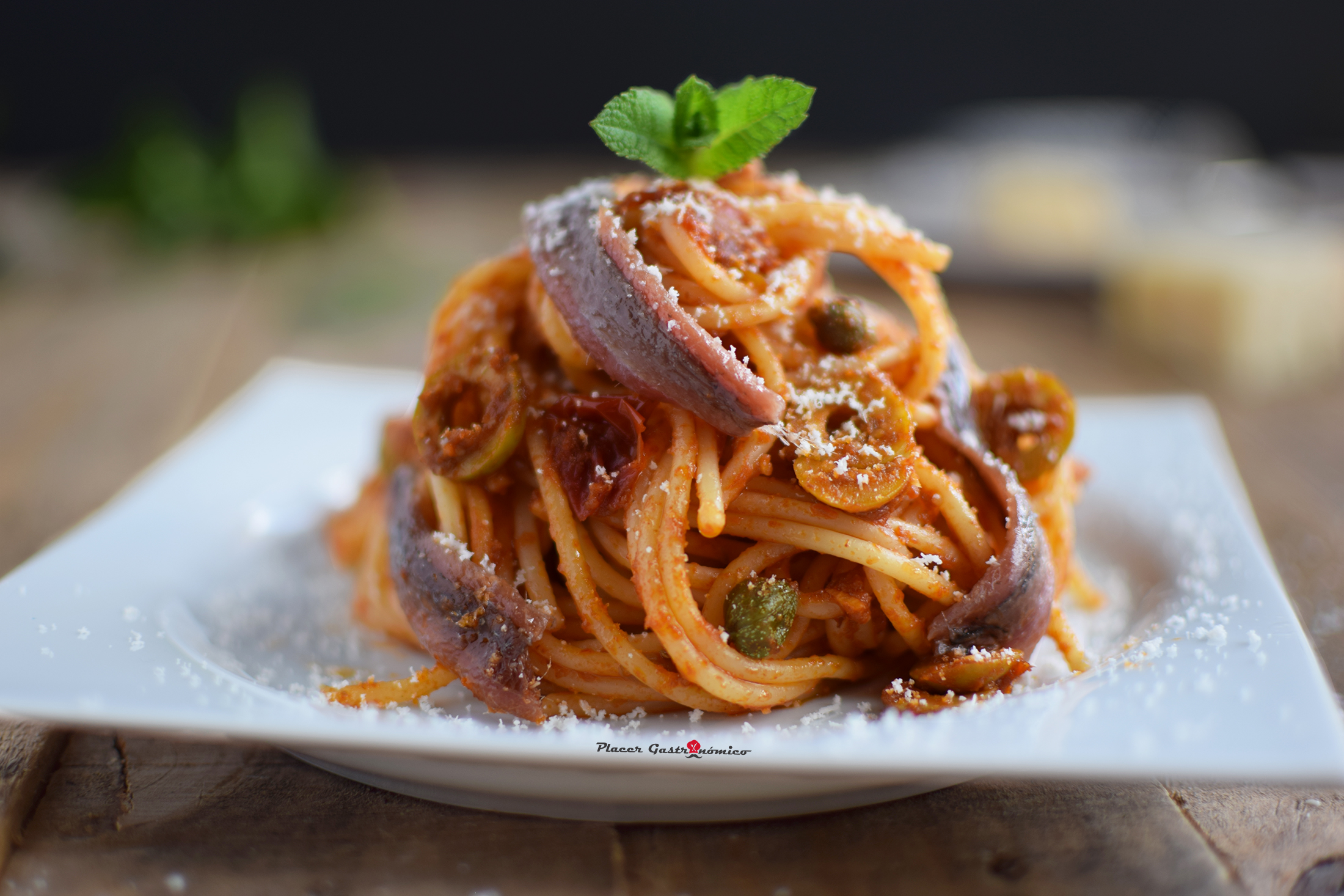 Espaguetis a la puttanesca-Receta paso a paso - Placer Gastronomico