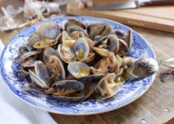 Almejas al ajillo Receta